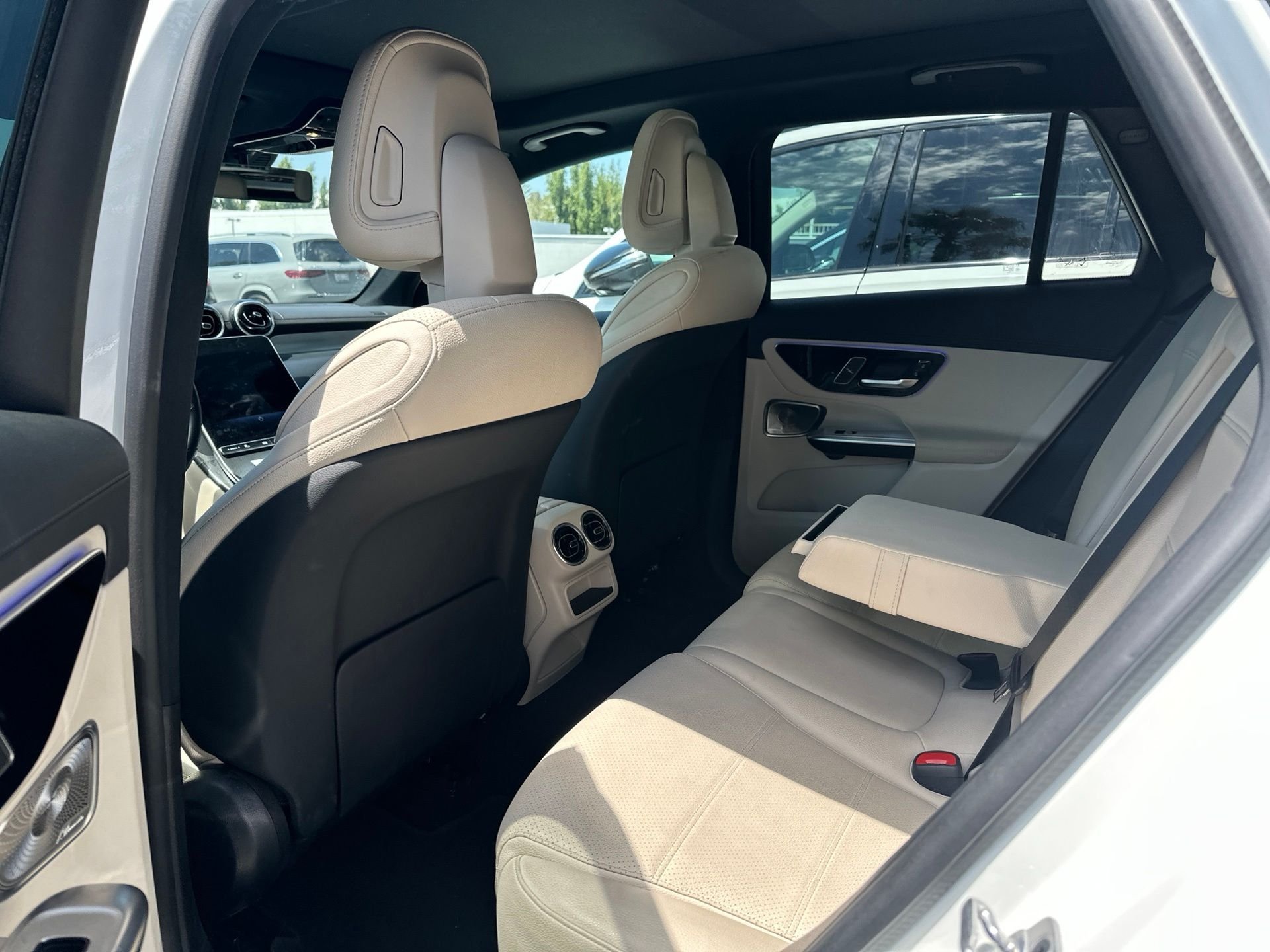 Used 2024 White Mercedes-Benz GLC 300 image 10