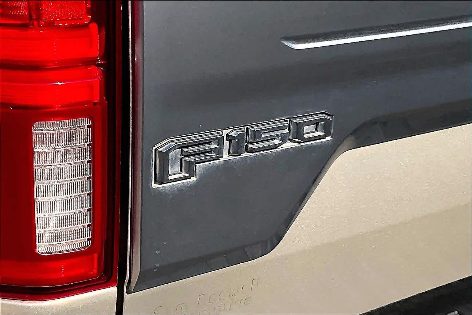 Used 2018 White Gold Ford Platinum image 30