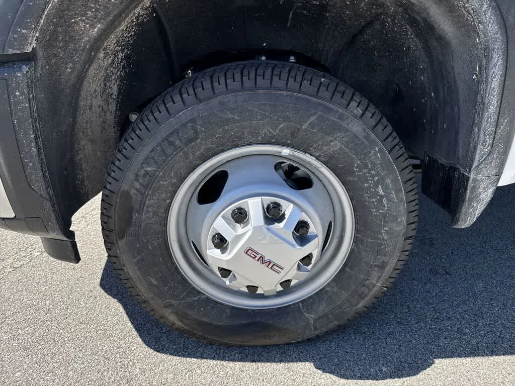 2025 GMC Sierra 3500HD Pro - Photo 27