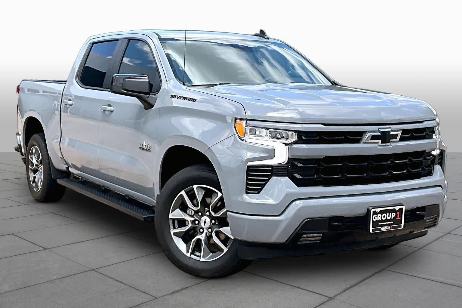 Used 2025 Slate Gray Metallic Chevrolet RST image 3