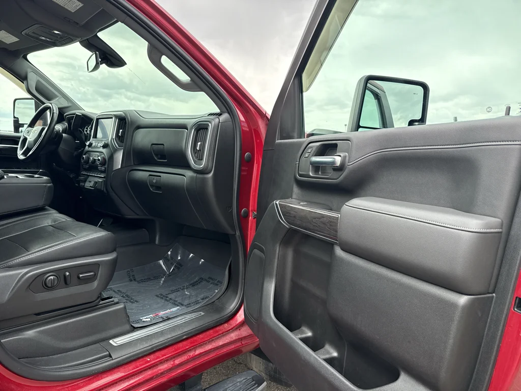 Used 2020 CAJUN RED TINTCOAT Chevrolet LTZ image 15
