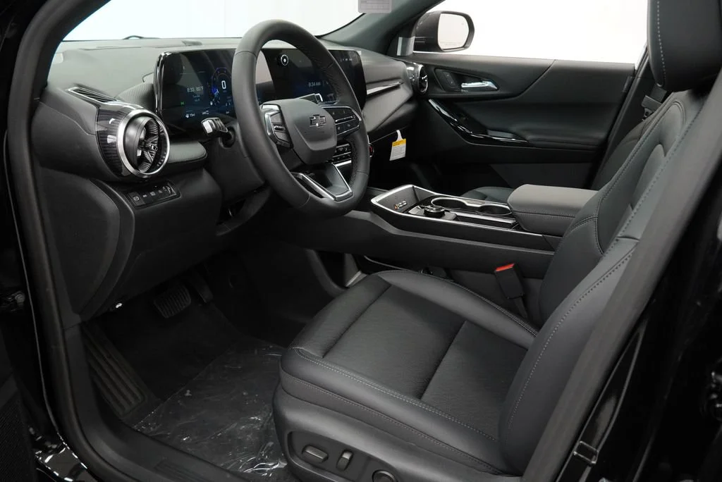 New 2027 Mosaic Black Metallic Chevrolet LT image 10