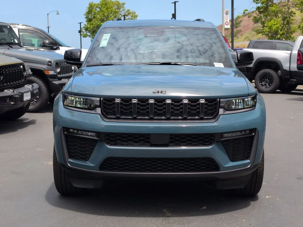 New 2026 Steel Blue Exterior Paint Jeep Limited image 2