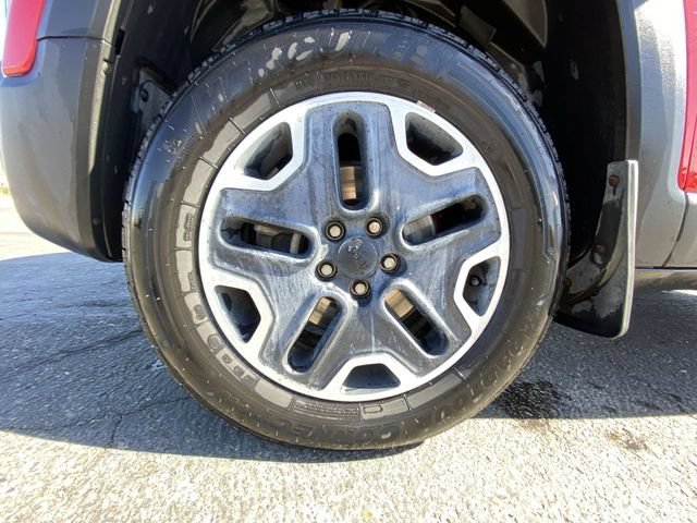 Used 2017 Red Jeep Trailhawk 4x4 image 10
