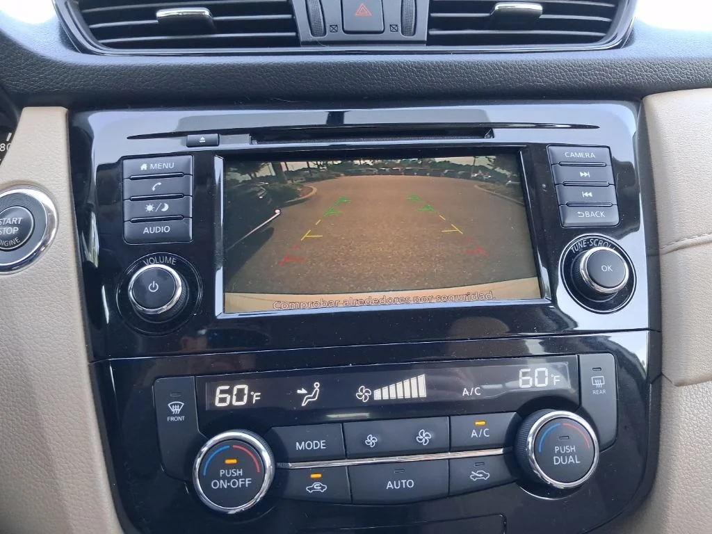 Used 2018 White Nissan SV image 27