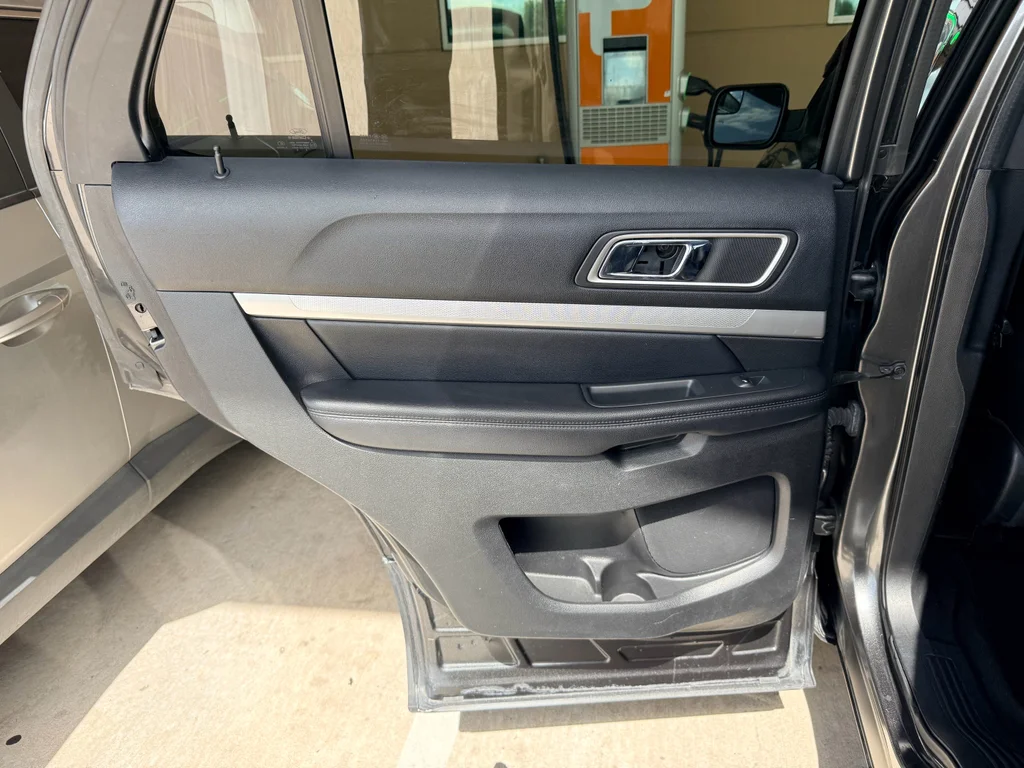 Used 2016 Magnetic Metallic Ford XLT image 15
