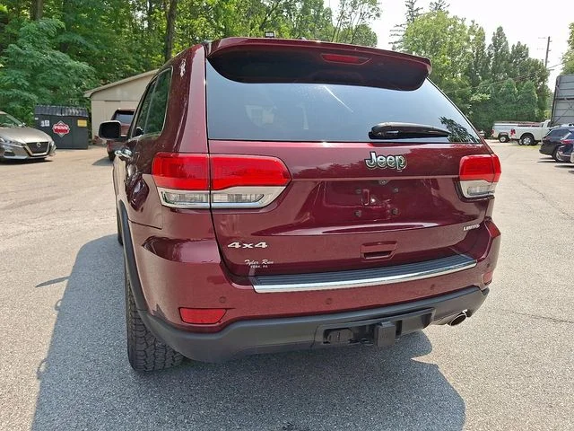 Used 2017 Red Jeep Limited image 9