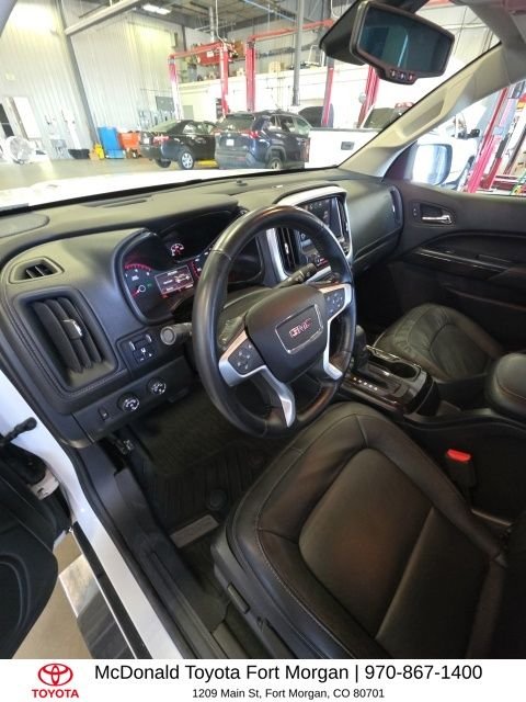Used 2016 White GMC SLT image 12
