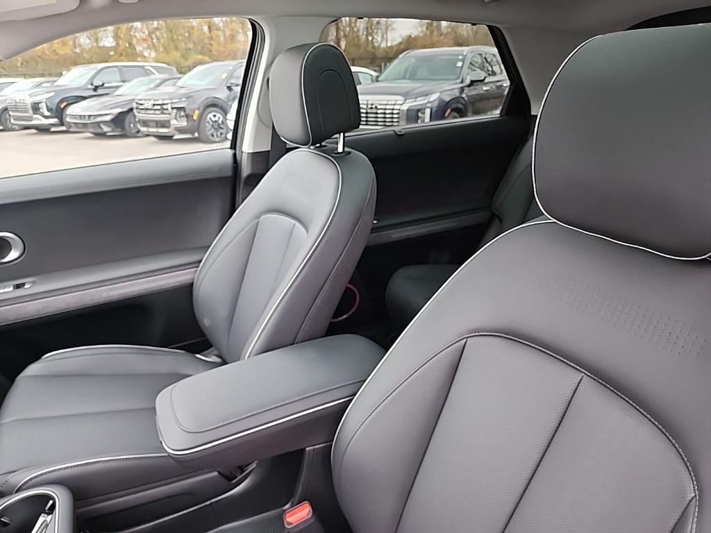 2024 Hyundai IONIQ 5 Limited - Photo 14