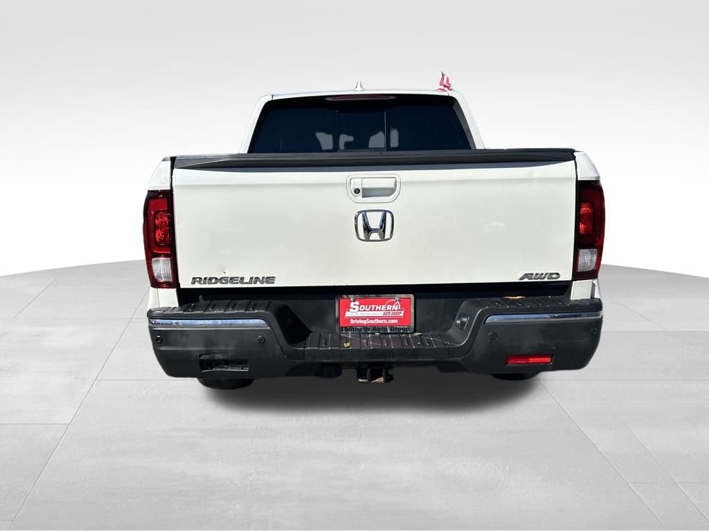 2017 Honda Ridgeline RTL-E photo 4