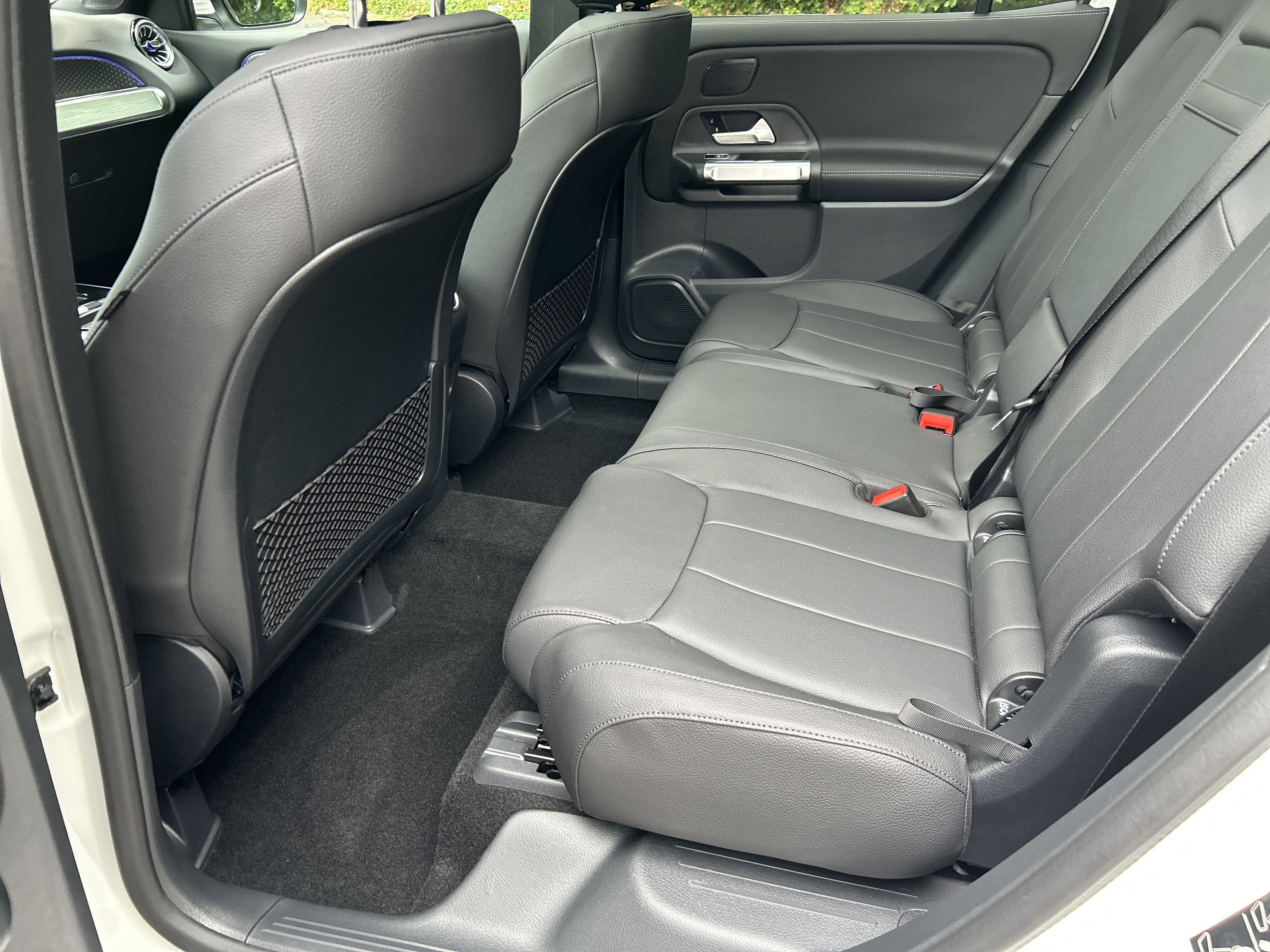 New 2026 Polar White Mercedes-Benz GLB 250 4MATIC® SUV image 20