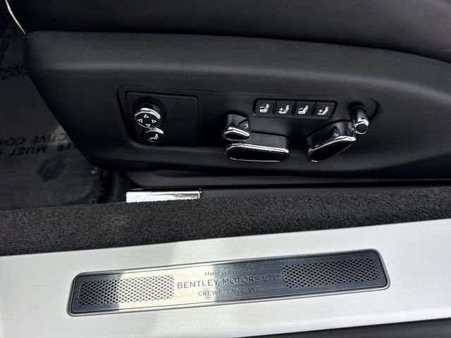 Used 2021 Silver Bentley V8 image 12