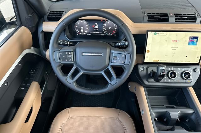 New 2026 White Land Rover X-Dynamic SE image 13