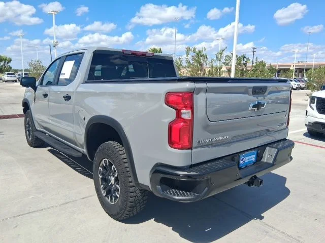 Used 2025 Gray Chevrolet ZR2 image 4