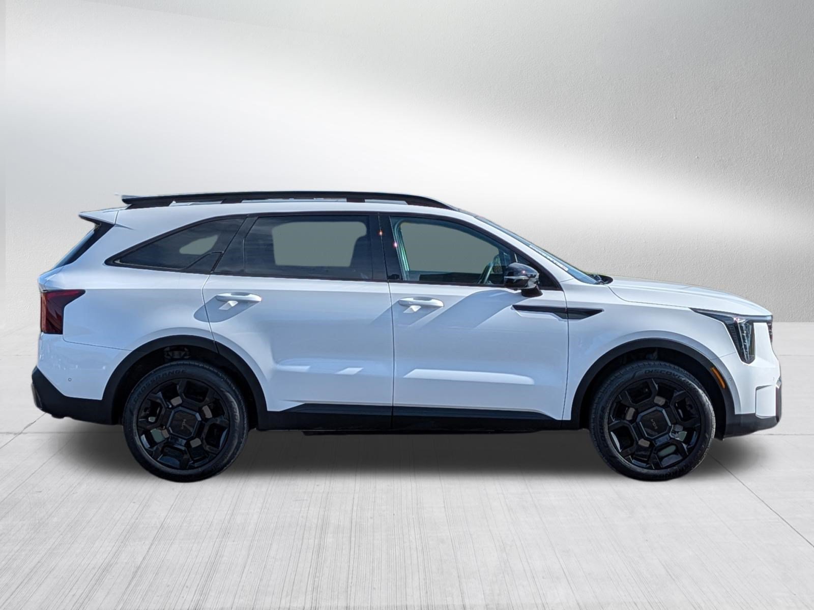 Certified Used 2025 Glacial White Pearl Kia X-Line SX image 8