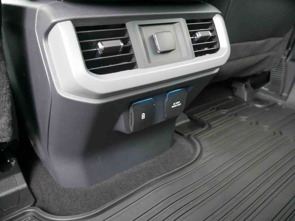 Used 2024 Black Ford Lariat image 21