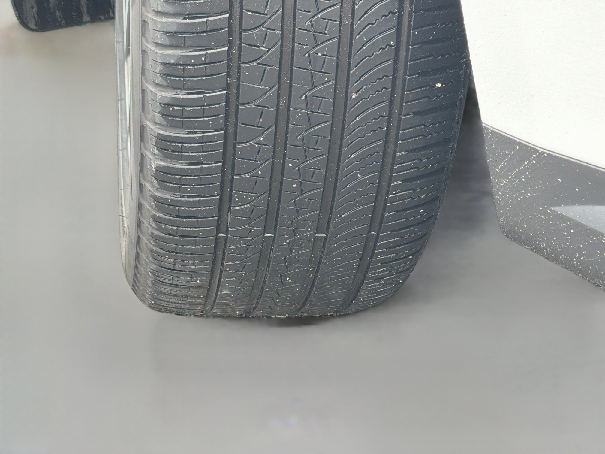 Used 2023 White Land Rover SE image 45