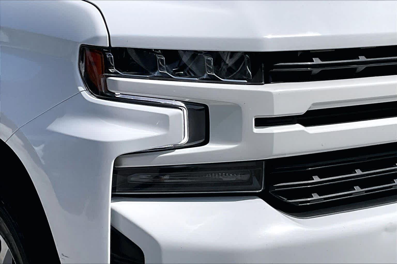 Used 2021 Summit White Chevrolet RST image 24