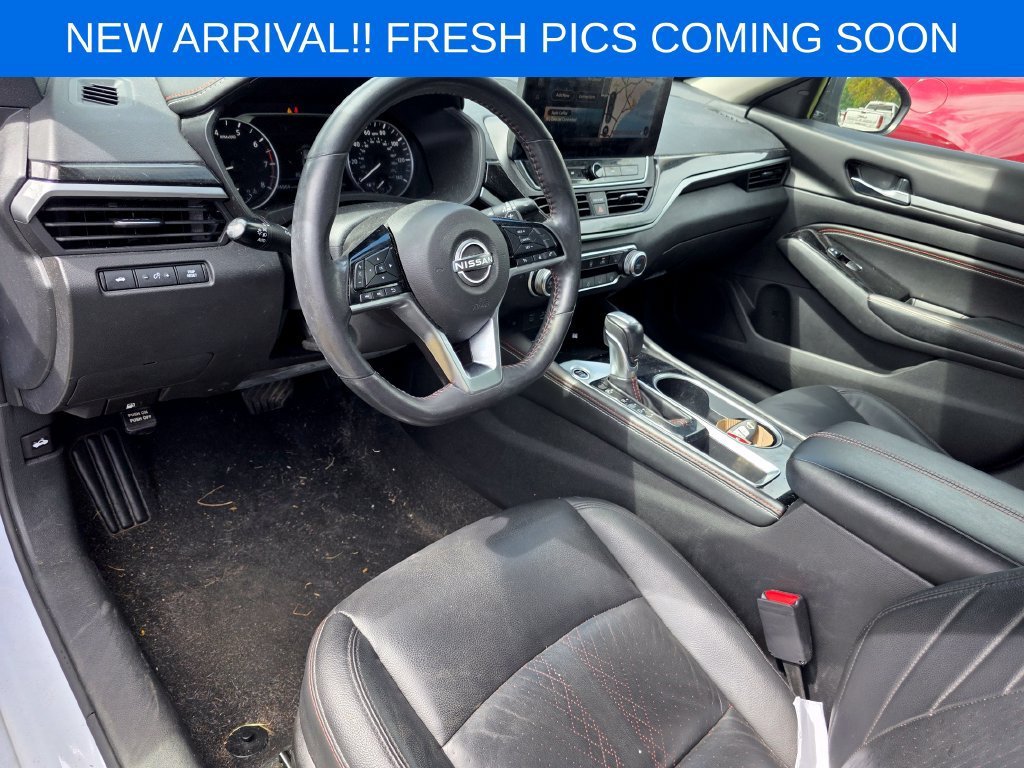 Used 2023 Gray Nissan SR FWD image 6