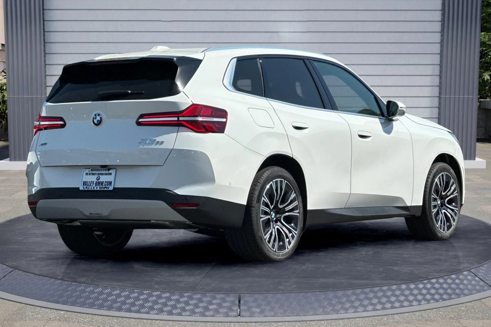 New 2026 Alpine White BMW 30 xDrive image 4