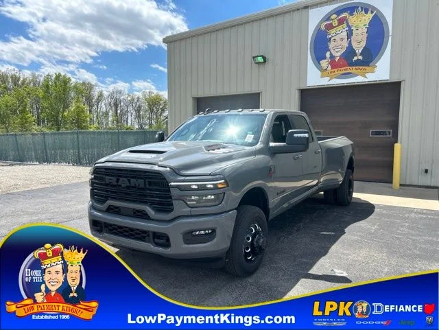 New 2026 Ceramic Gray Clear-Coat Exterior Paint RAM LARAMIE image 8