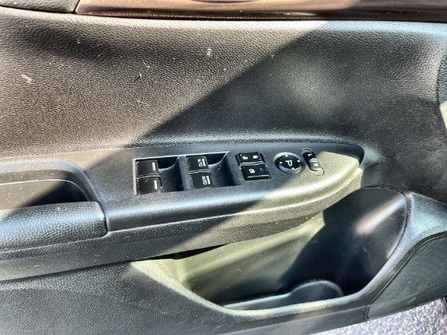 Used 2016  Honda EX image 24