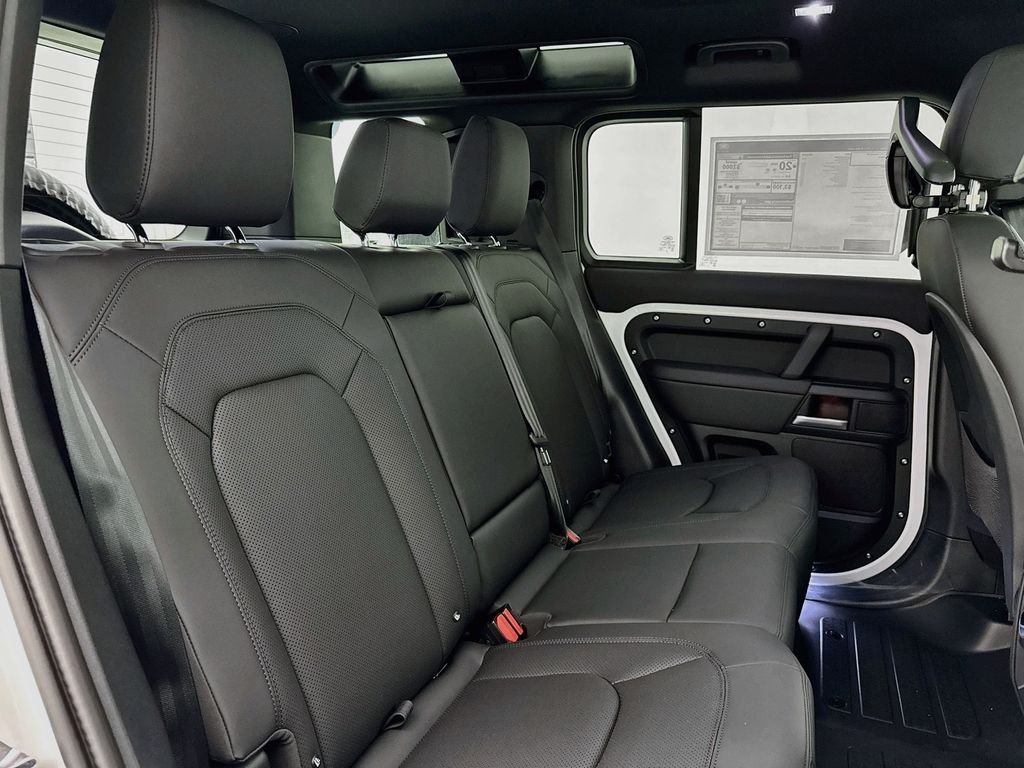 New 2026 Fuji White Land Rover X-Dynamic SE image 29