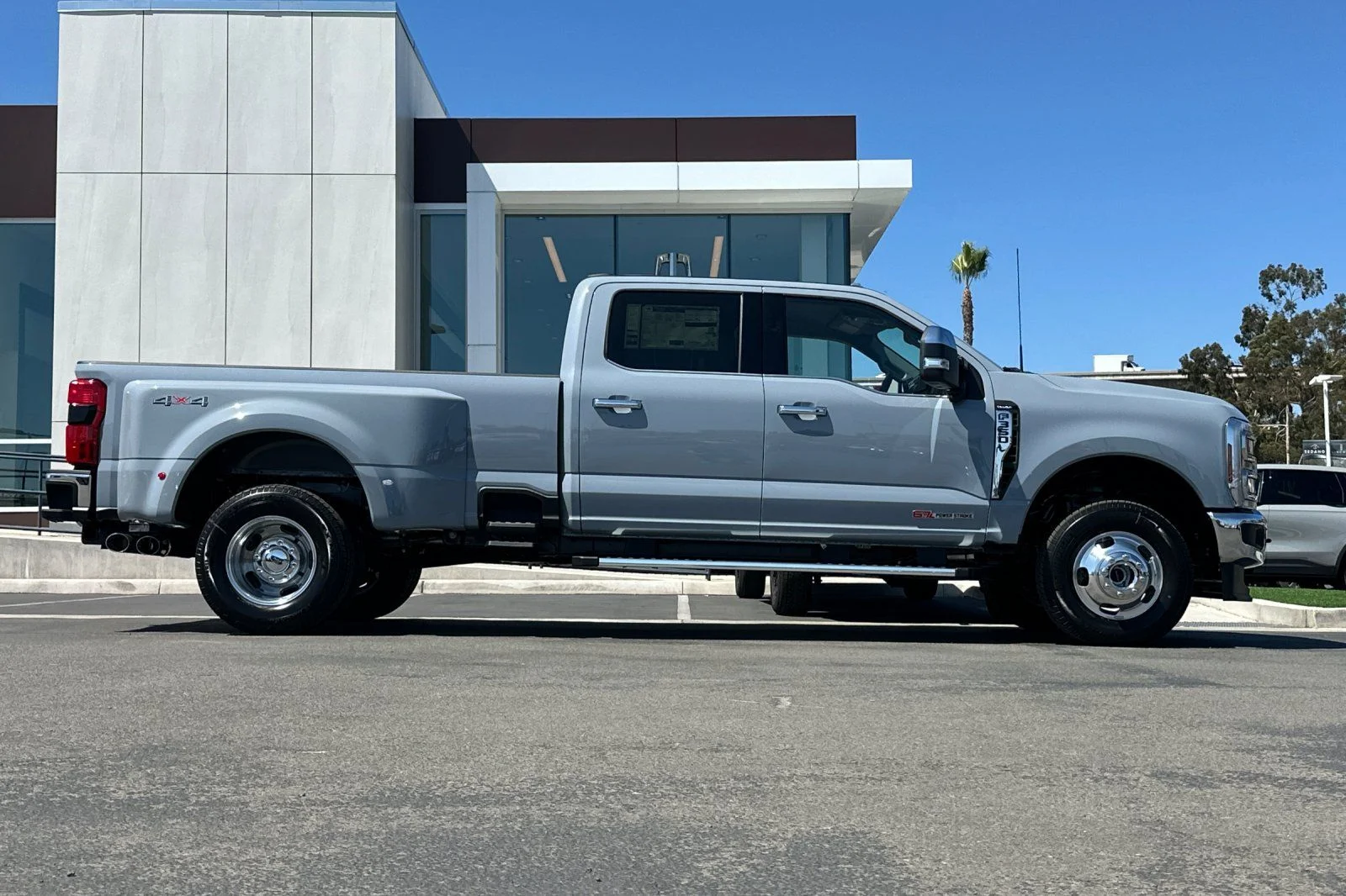 New 2026 Glacier Gray Metallic Tri-Coat Ford F-350® Lariat® image 2