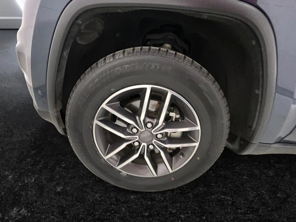 Used 2019 Blue Jeep Limited image 27