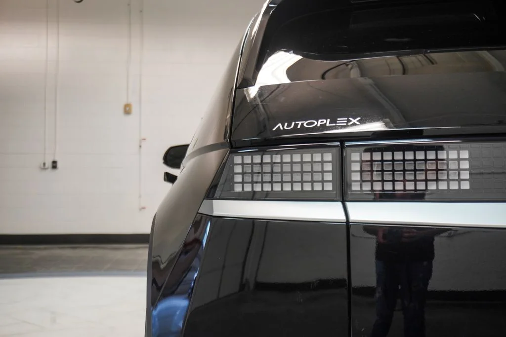 Used 2023 Black Hyundai SE image 35