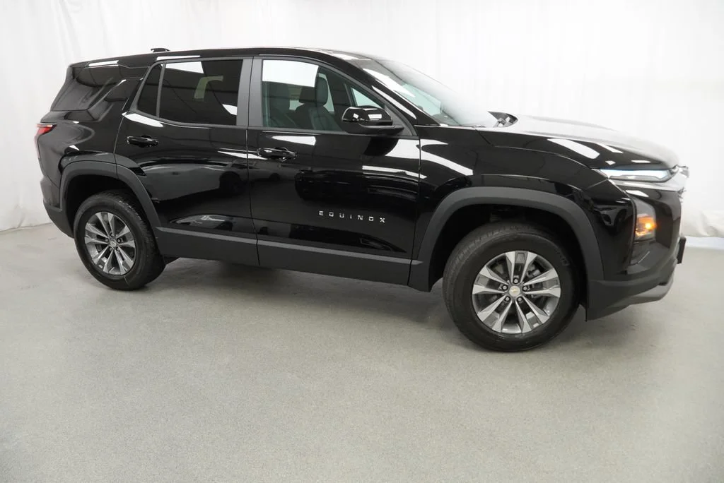 New 2027 Mosaic Black Metallic Chevrolet LT image 6