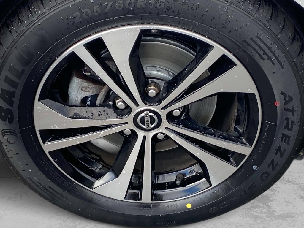 Used 2022 White Nissan SV image 25