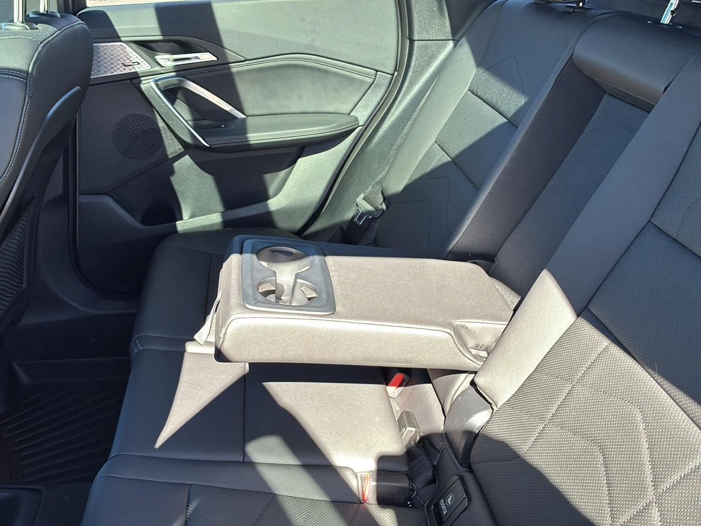 Used 2023 Space Silver Metallic BMW xDrive28i image 17
