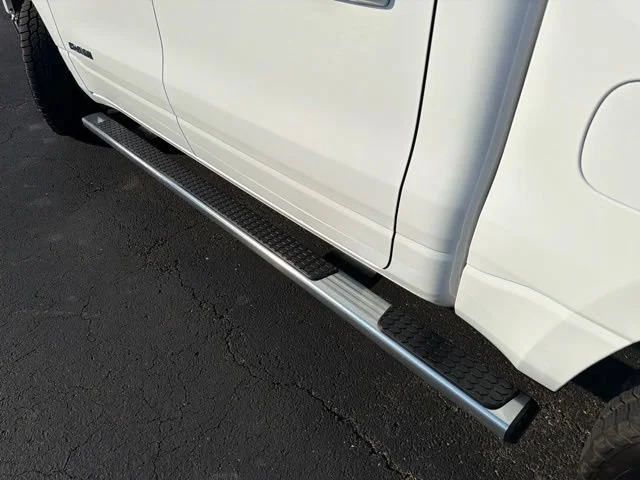 Used 2022 White` Ram Big Horn image 23