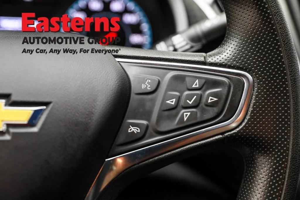 Used 2023 Gray Chevrolet LT image 16