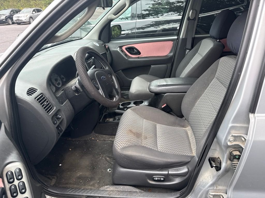 Used 2003  Ford XLT image 3