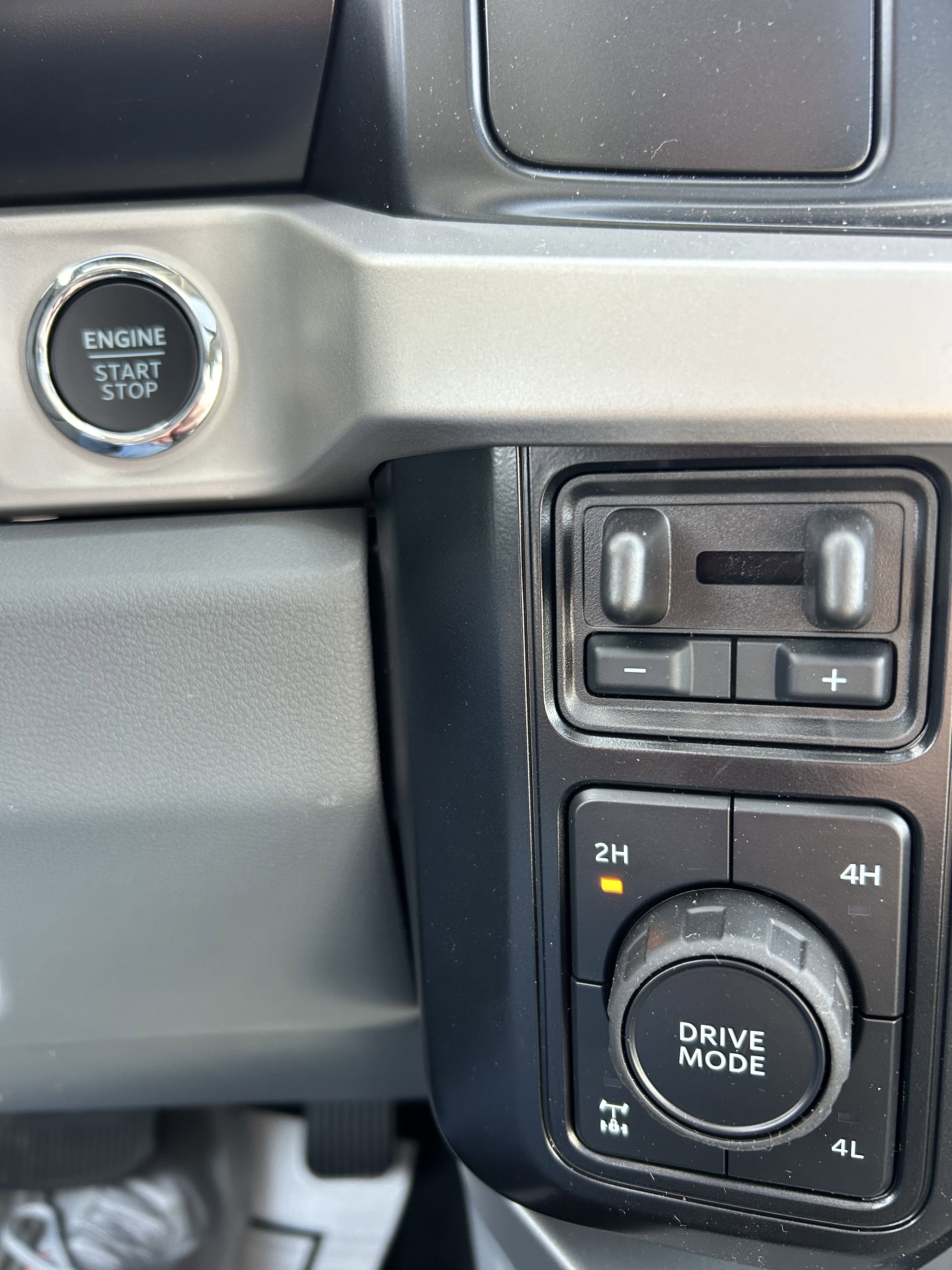 New 2026 AGATE BLACK Ford XLT image 18