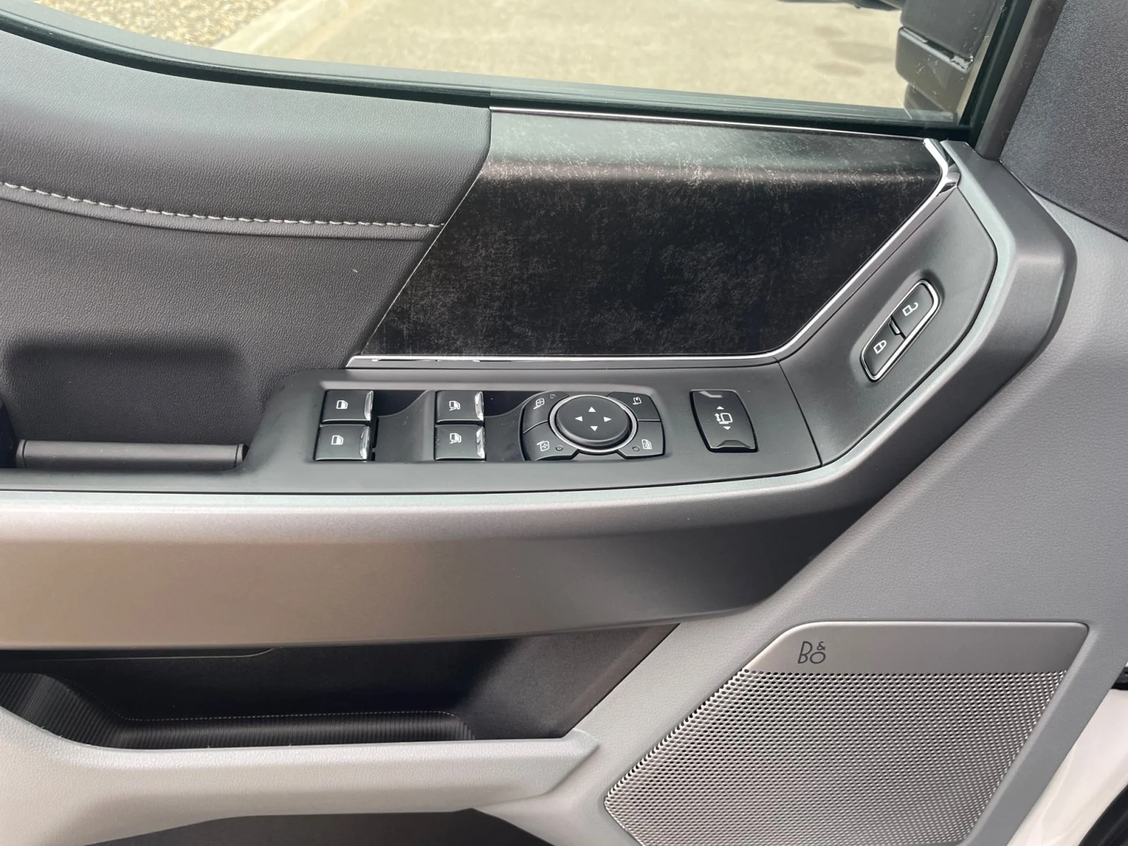 New 2026 Oxford White Ford XLT image 16
