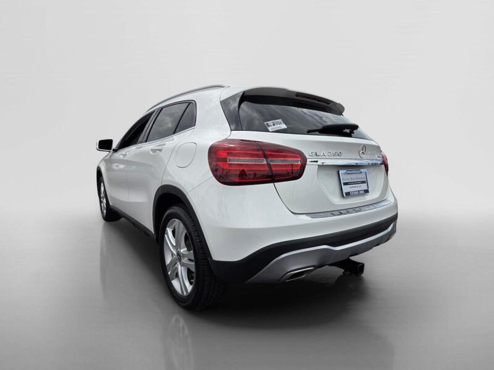 Used 2020 Polar White Mercedes-Benz GLA 250 image 3