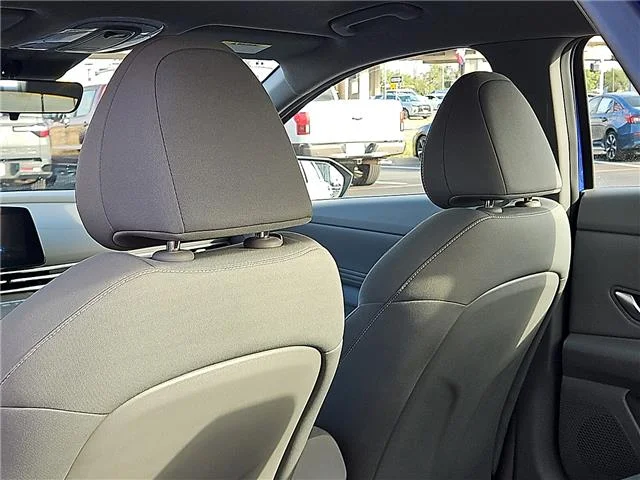 Used 2023  Hyundai SEL (IVT) image 10