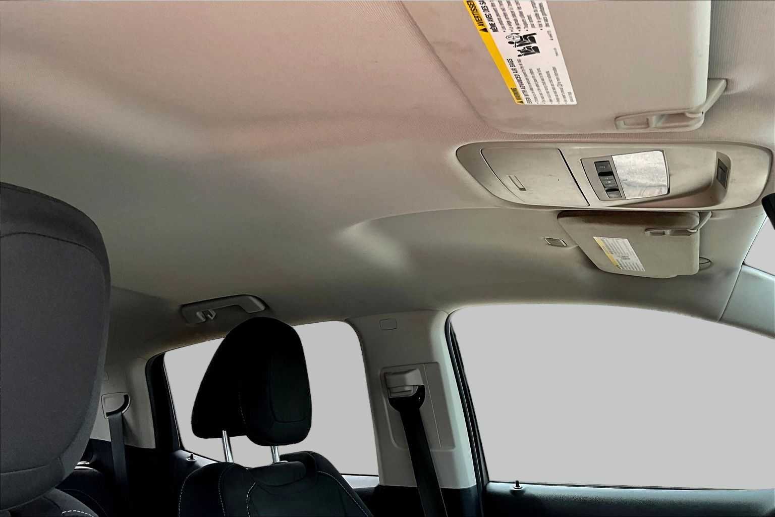 Used 2018 Summit White Chevrolet 2WD LT image 14
