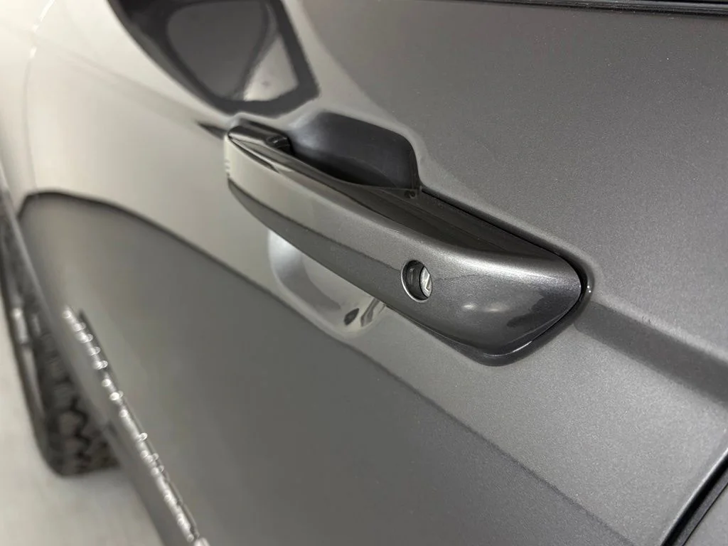 Used 2022 Gray Jeep Limited image 12