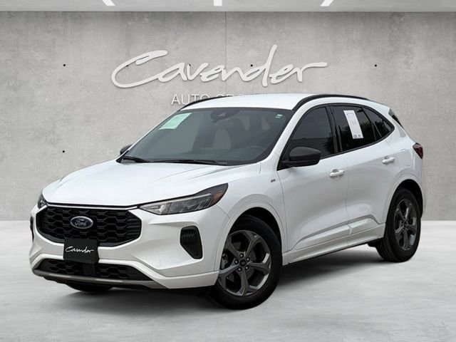 2023 Ford Escape ST-Line FWD's photo