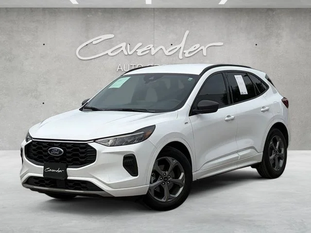 2023 Ford Escape ST-Line FWD's photo