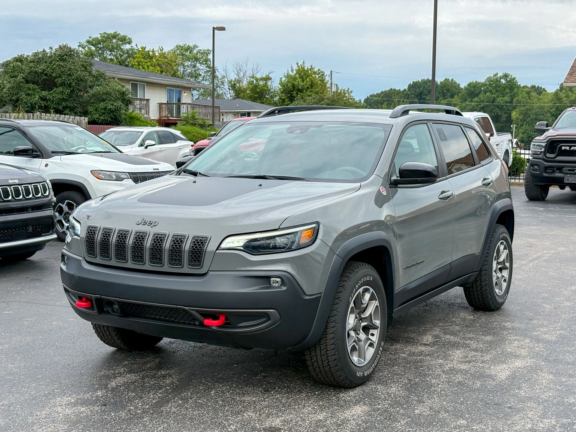 Used 2022 Gray Jeep Trailhawk image 5