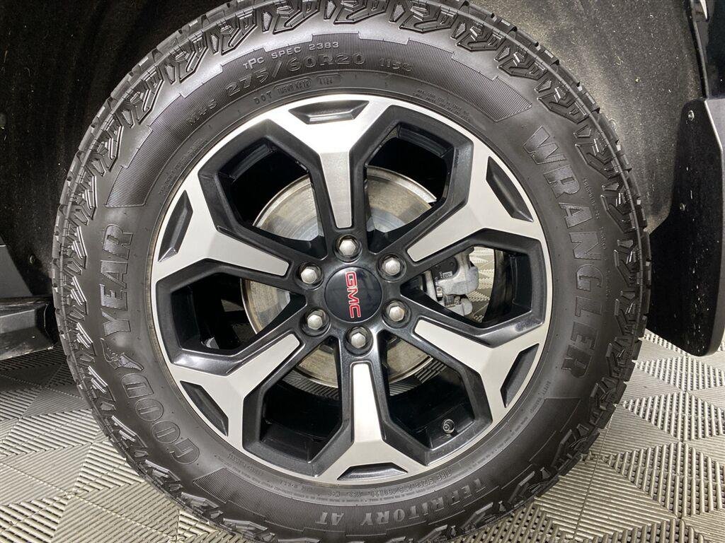 Used 2025 Onyx Black GMC AT4 image 12