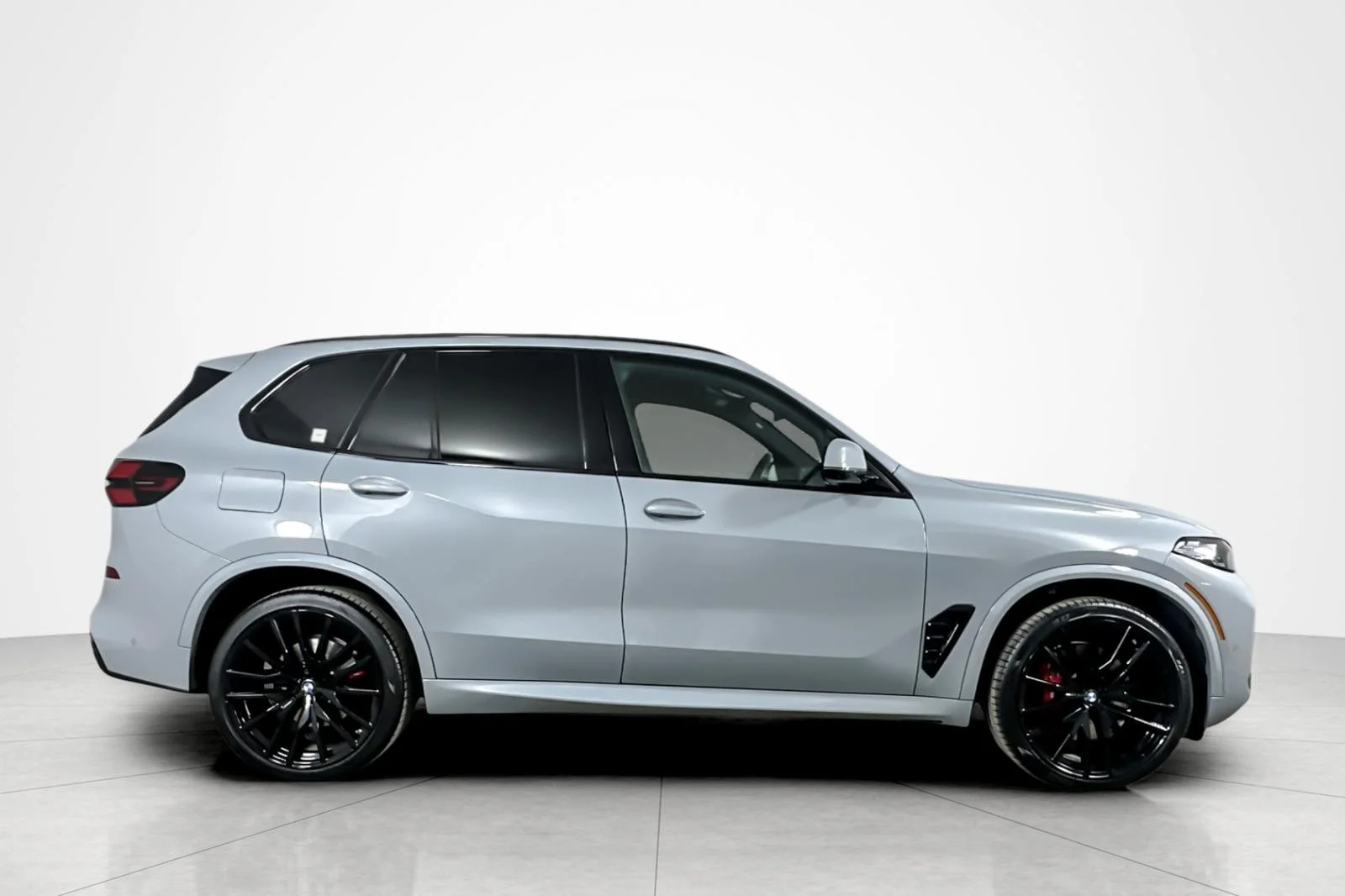 Used 2024 BROOKLYN GRAY BMW xDrive40i Sports Activity Vehicle image 6