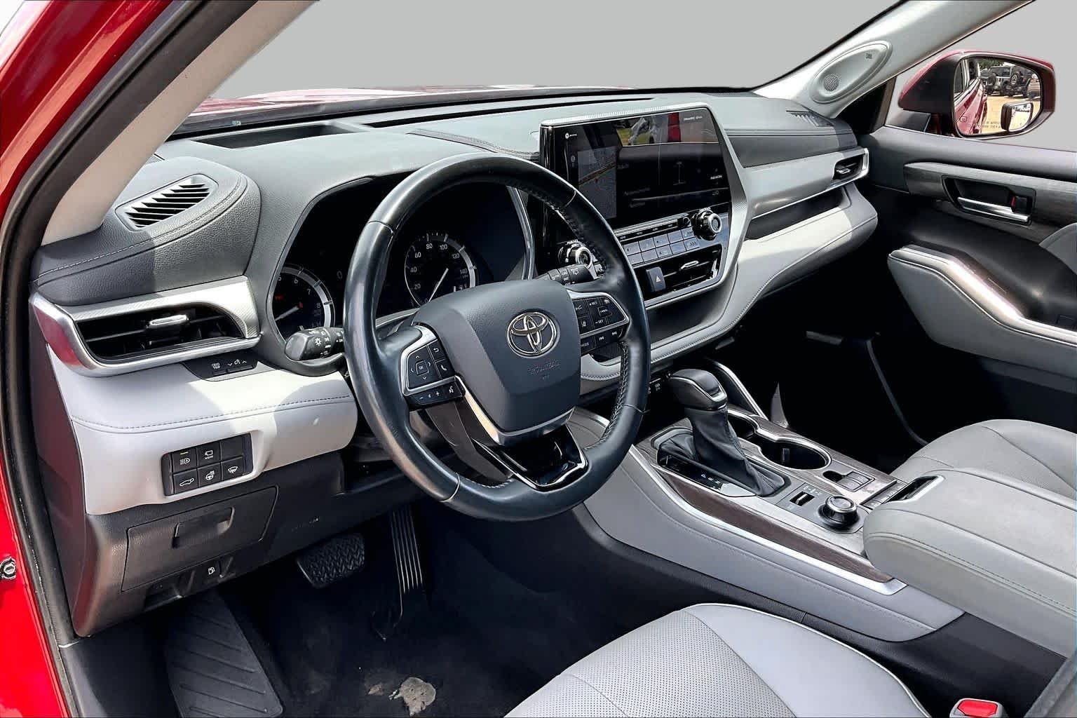 Certified Used 2021 Ruby Flare Pearl Toyota Platinum image 18