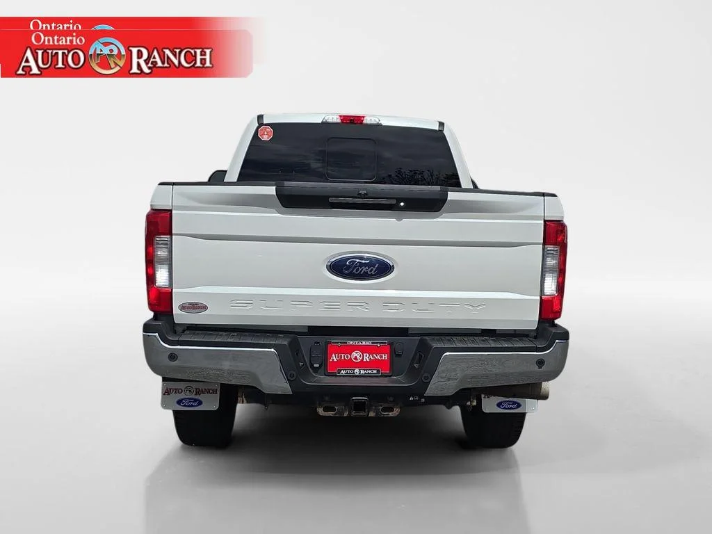 Used 2019 White Platinum Tri-Coat Metallic Ford LARIAT image 4