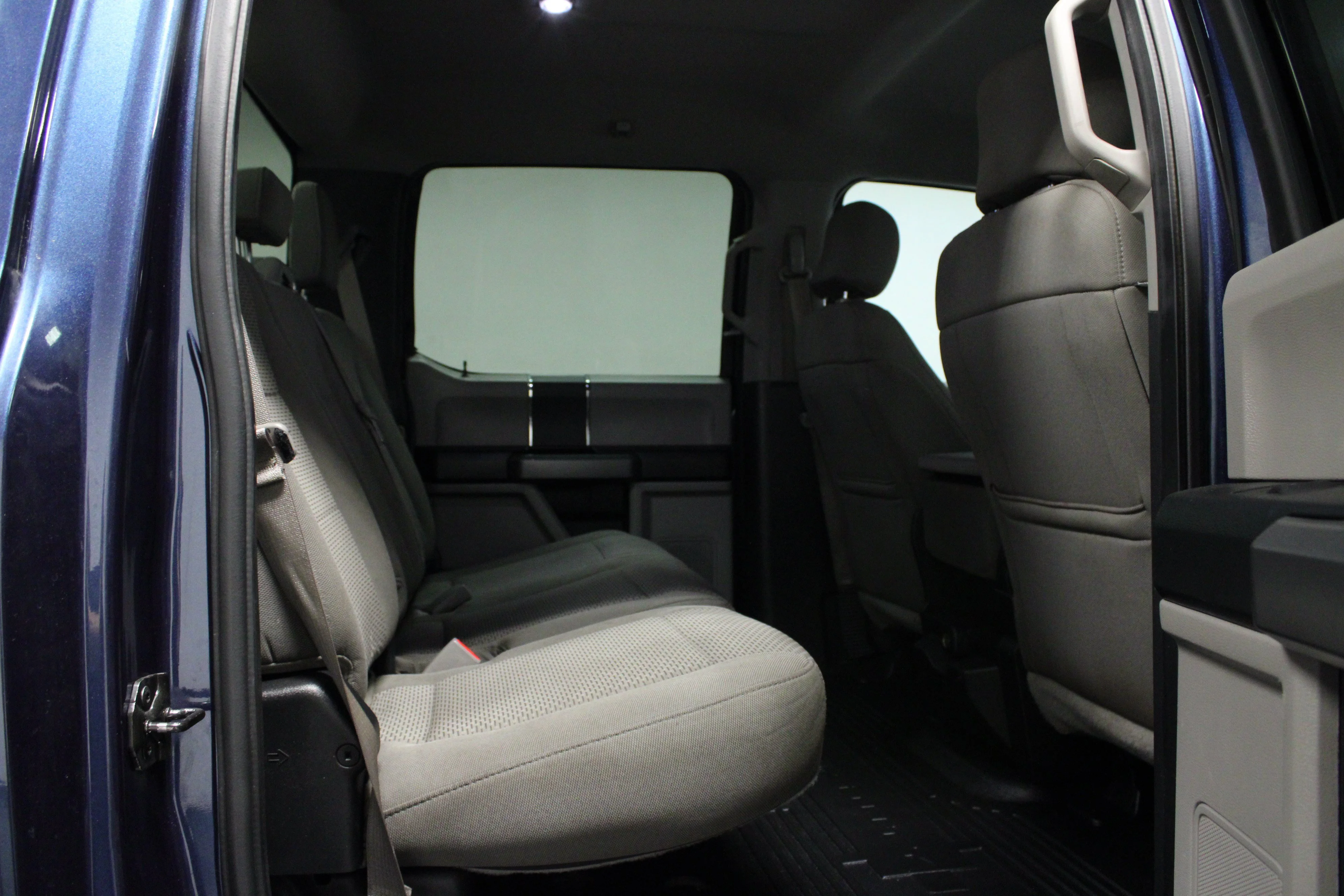 Used 2017 Blue Jeans Metallic Ford XLT image 14